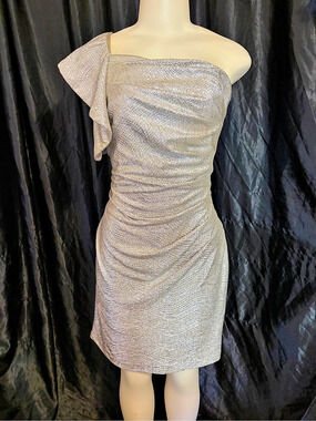 Hailey Adrianna Papell One-Shoulder Mini Dress in Gold Size 10 Like New